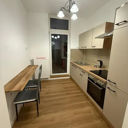 2 Kueche Bad Tv Garten Wlan Apartment