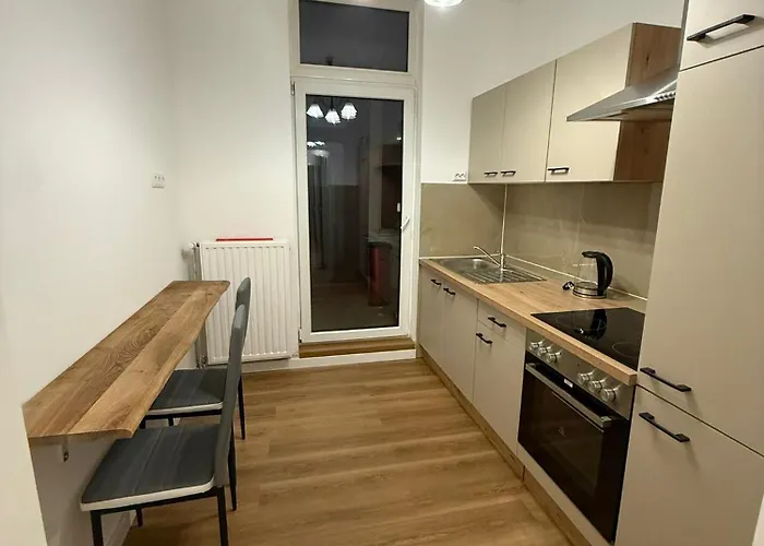 2 Kueche Bad Tv Garten Wlan Apartment