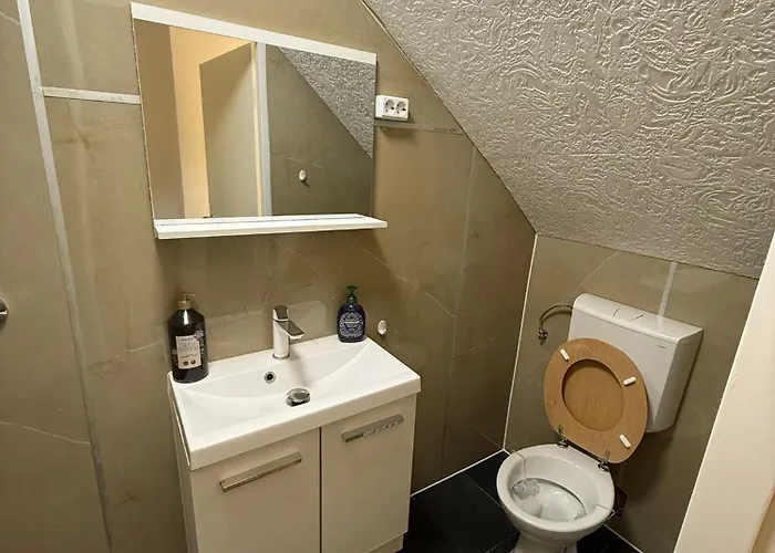 2 Kueche Bad Tv Garten Wlan